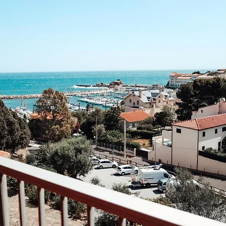 Miramar Apartment *